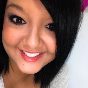 Meet your Posher, Cassandra